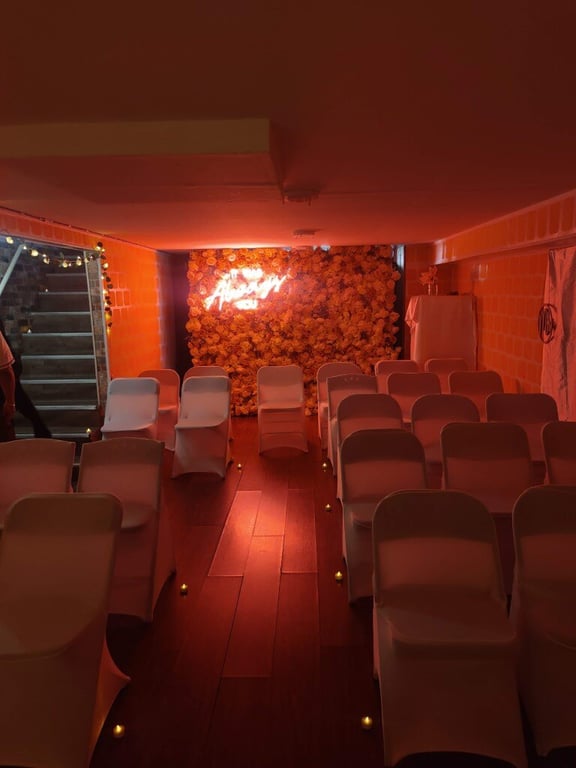 venue crafted for a small wedding delivered in Spanish
